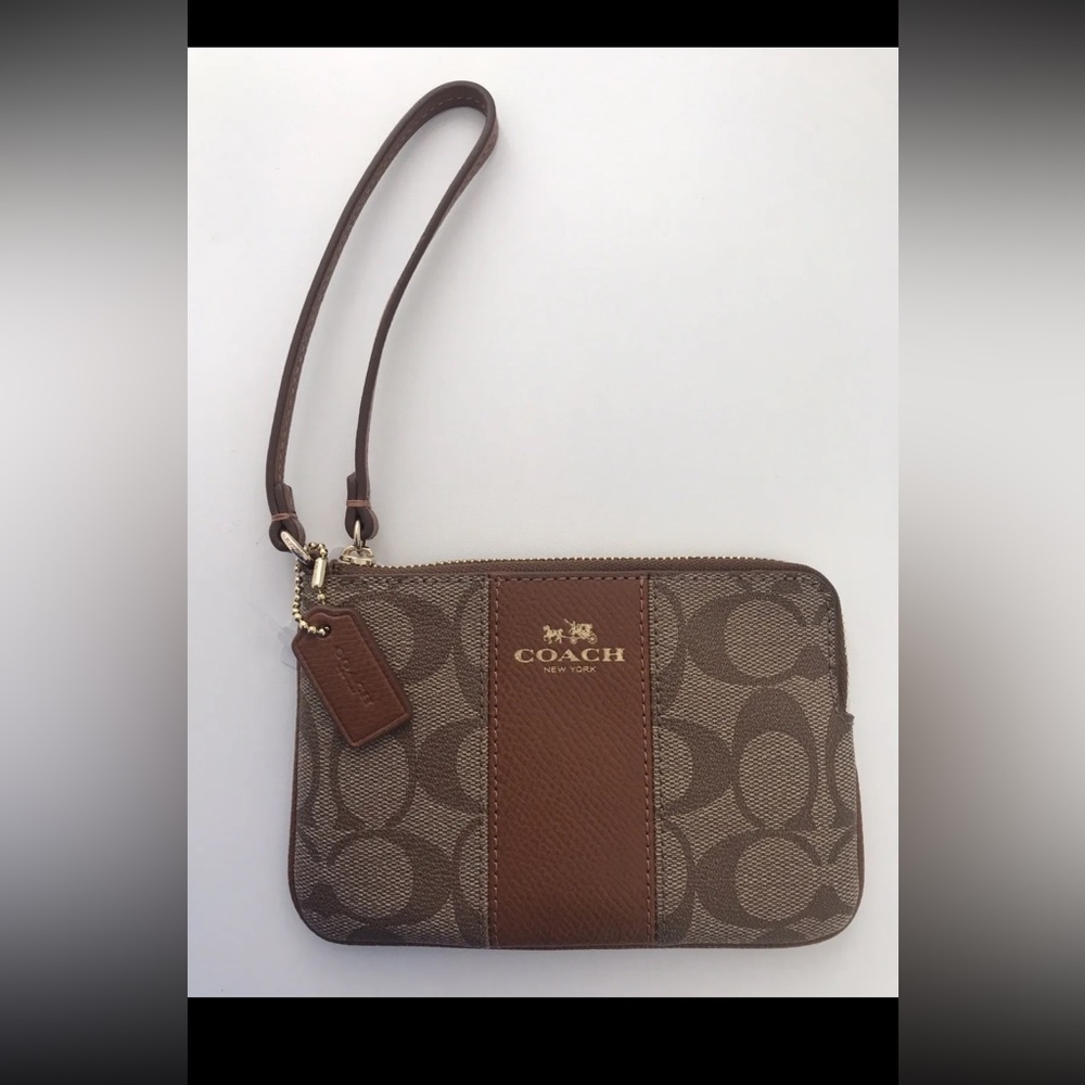 NWT COACH CORNER ZIP WRISTLET SIGNATURE COATED CANVAS WITH LEATHER COACH F64233